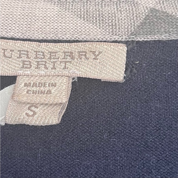 Authentic Burberry deep dip crew sweater with Burberry check at bottom sleeves. - Picture 3 of 3